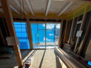 壁に取り掛かっています